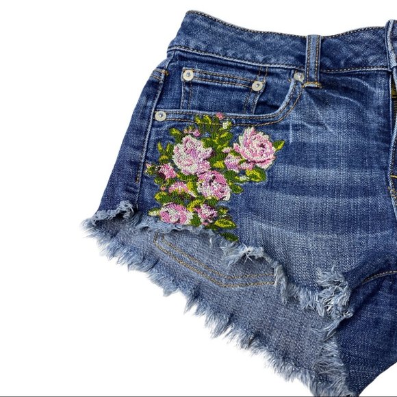 SALE 💚 American Eagle Floral Embroidered Shorts Size 02 - Picture 3 of 8